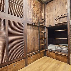 Dormitory Room Mixed